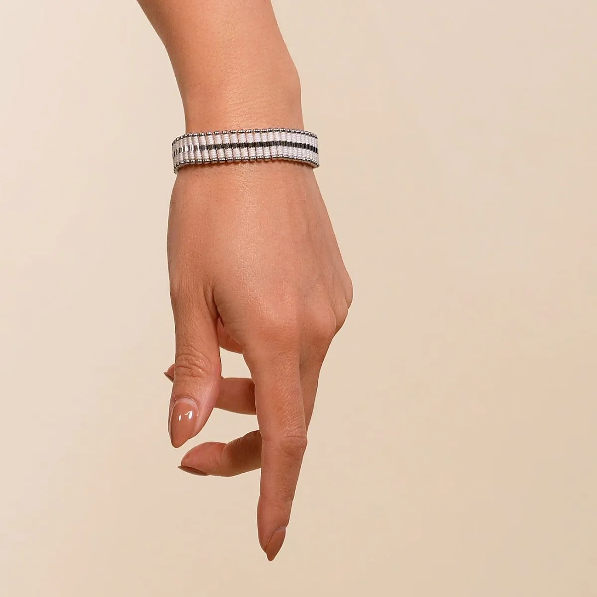 Amici | Silver | White | Macrame Bracelet