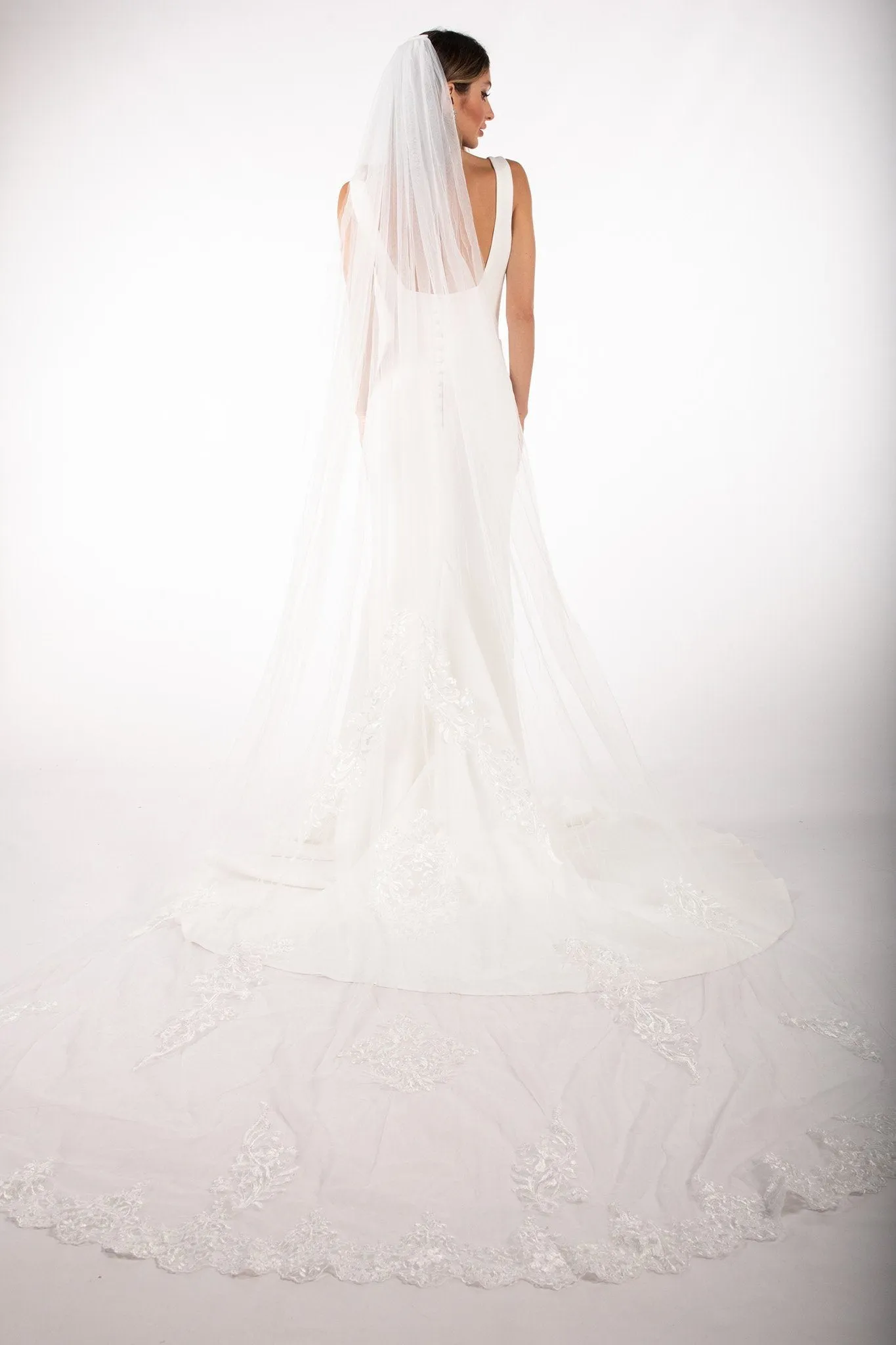 ASTER Long Wedding Veil with Lace Appliques