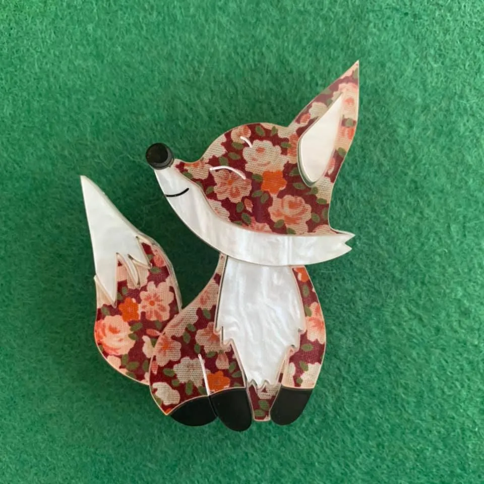 Flynn  - Fox 🦊 brooch