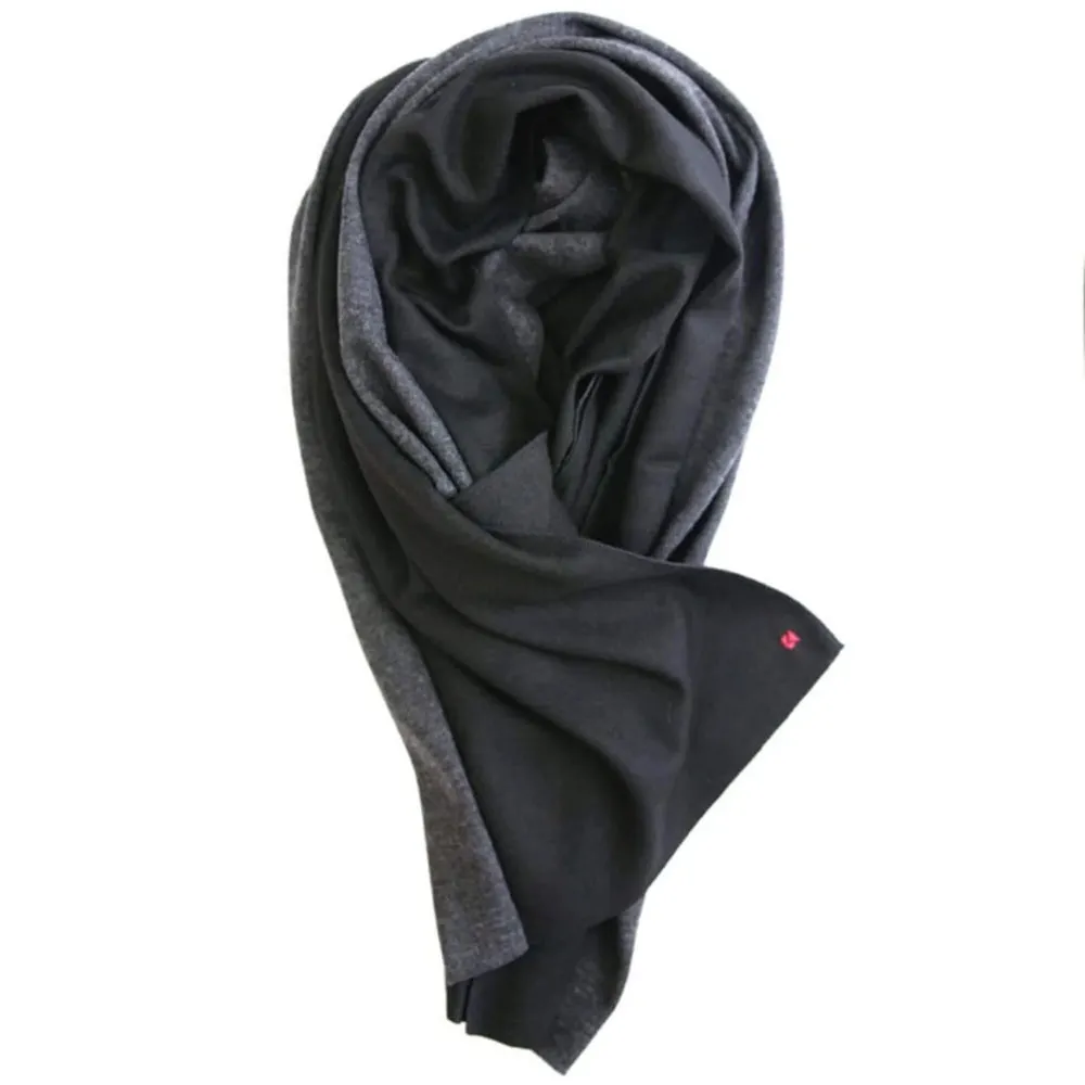 Sure! Here is an optimized title for the product:

Luxurious Heritage Pure Wool Scarf – Classic Cozy Winter Accessory