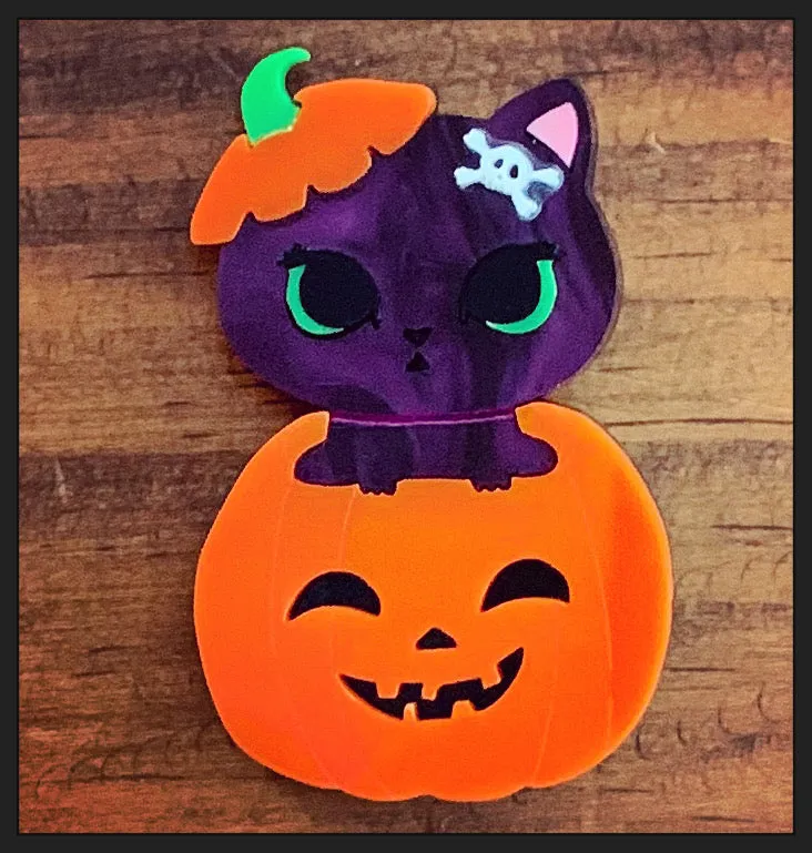 Halloween pumpkin kitty brooch