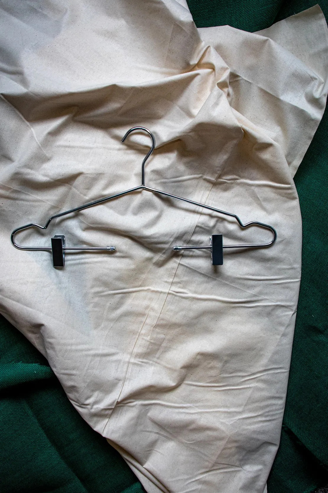 Hanger Top / Clip Metal with Notches & Clips