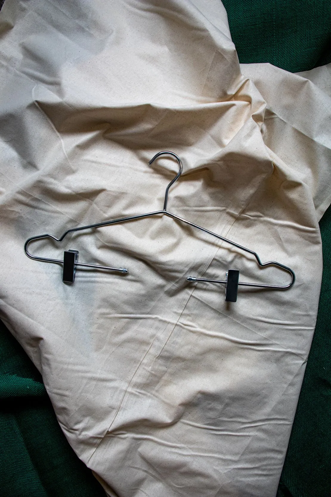 Hanger Top / Clip Metal with Notches & Clips