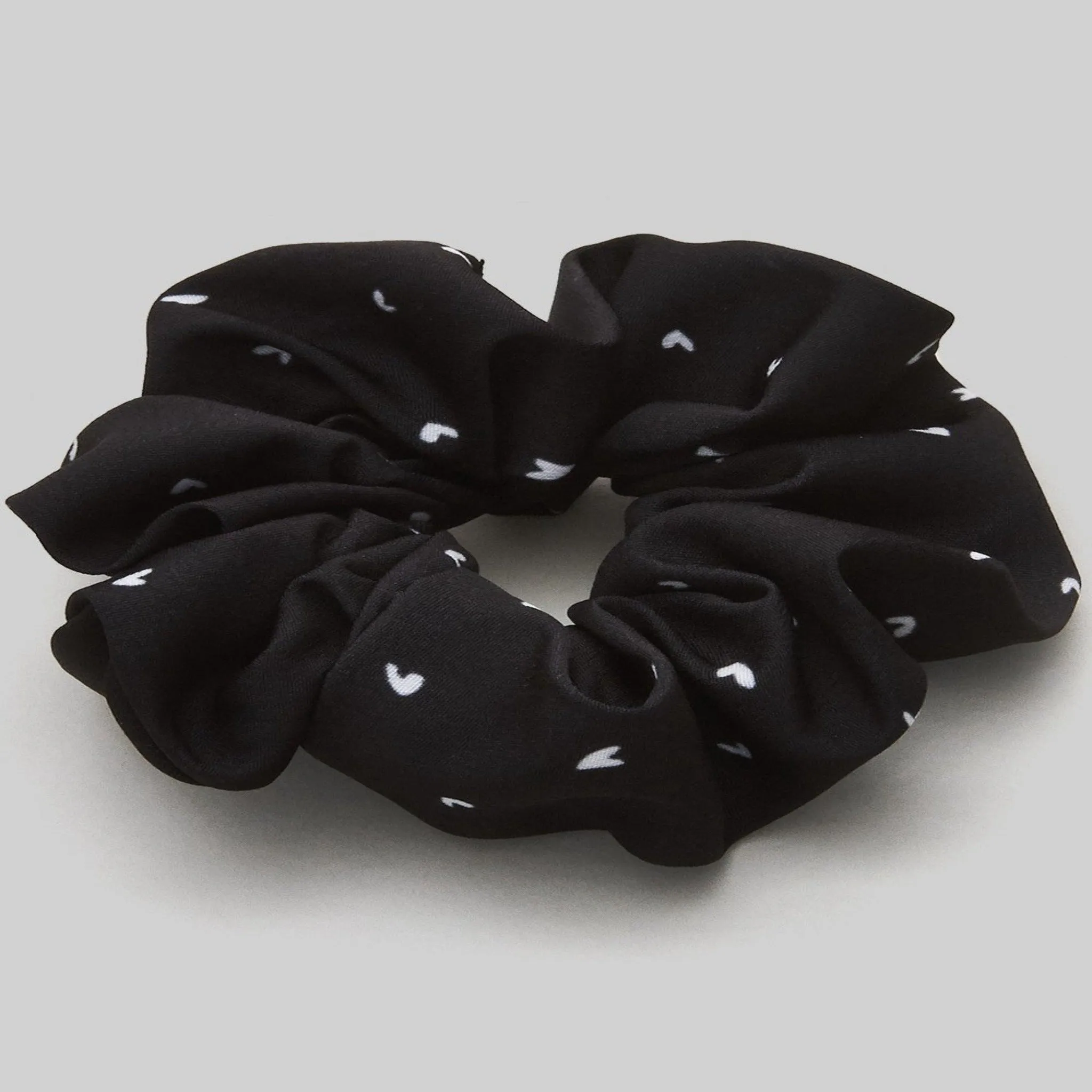 Small Heart Print Scrunchie - Black