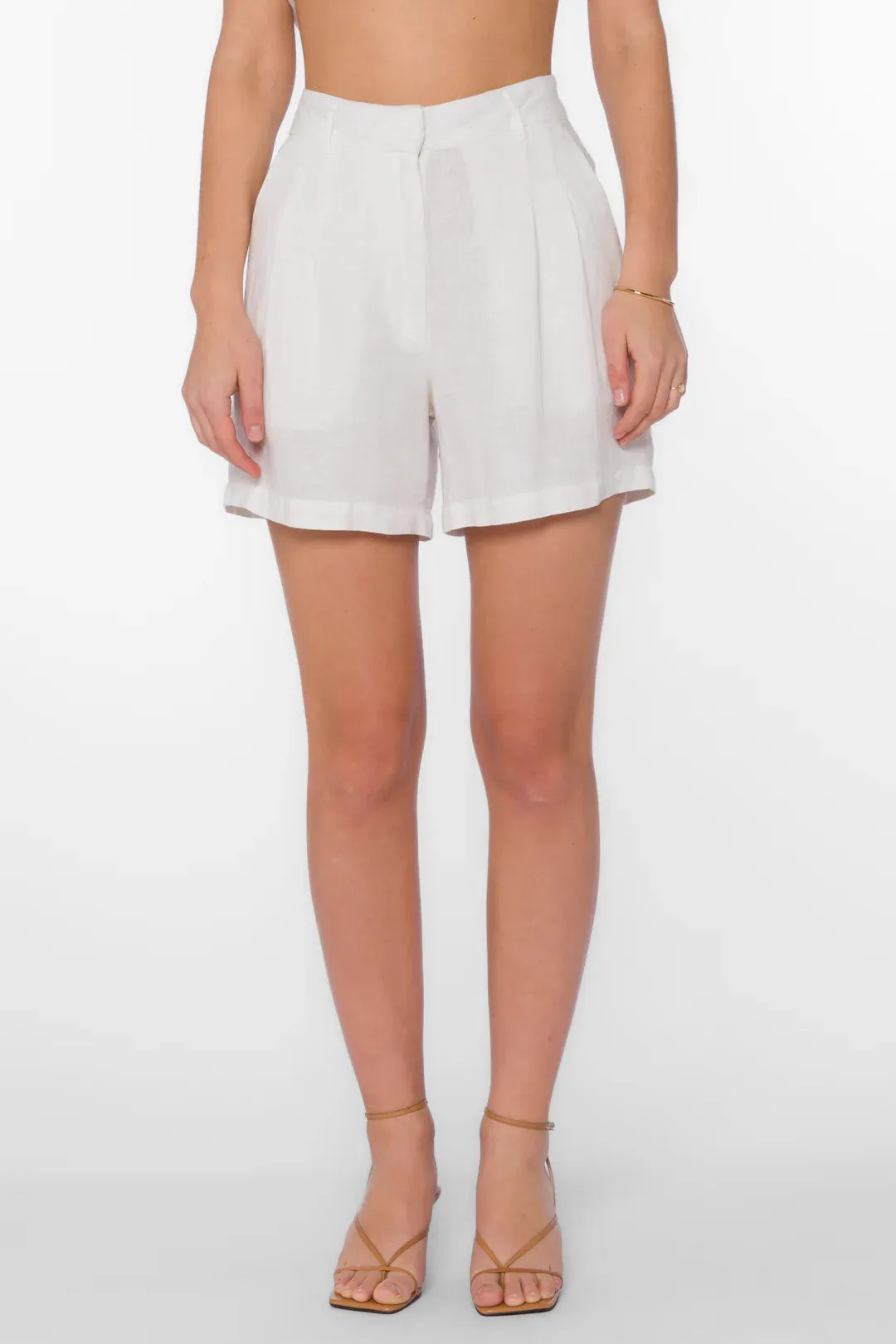 Velvet Heart Kaia Linen Shorts (White)